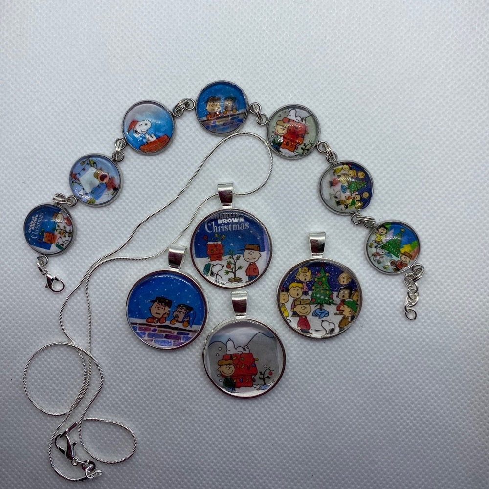Peanuts Christmas jewelry set